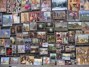 Vente de tableaux dans une rue de Cracovie